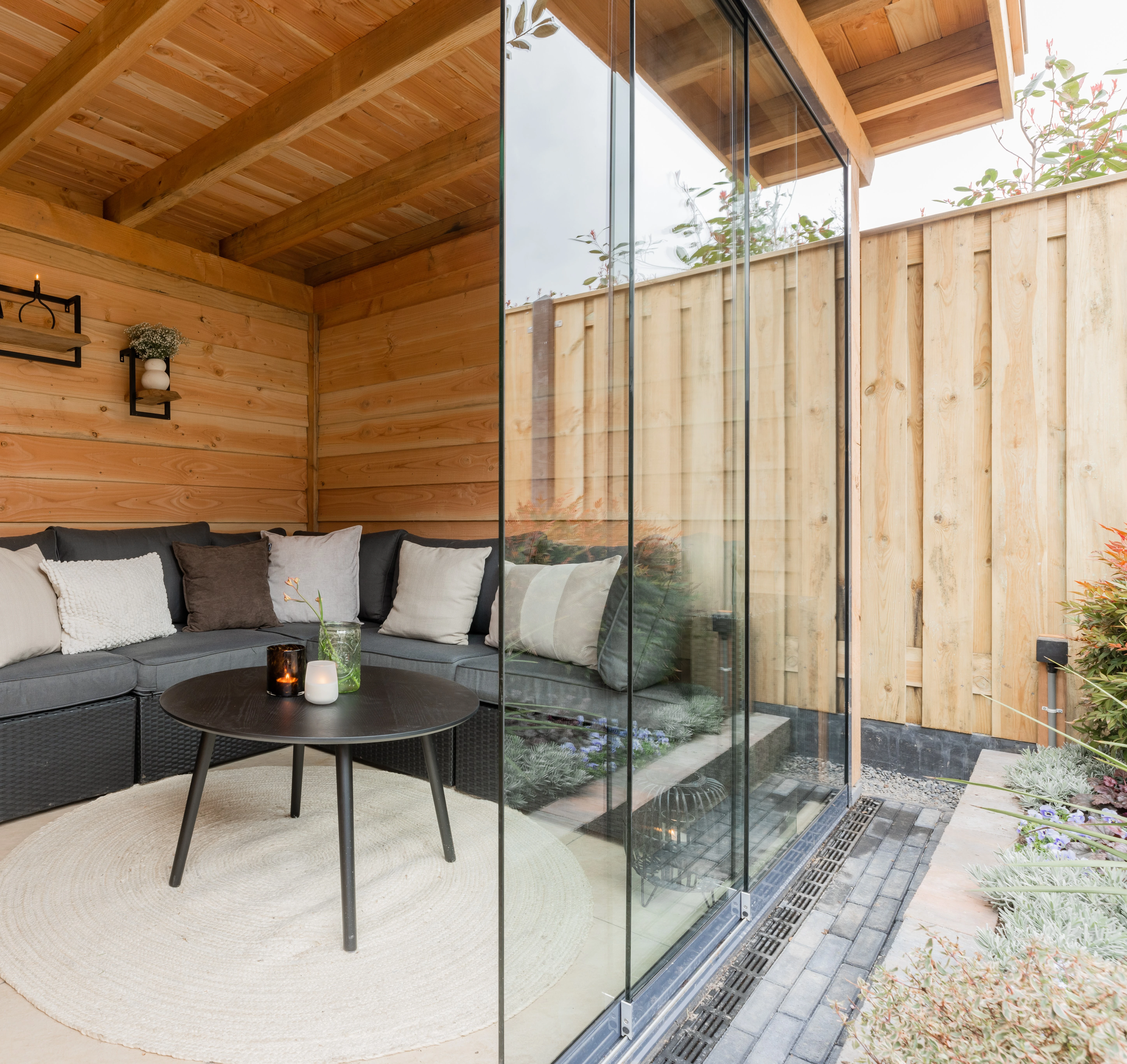 Douglas overkapping, 400 x 300, met achterwand en twee zijwanden, Westwood Vrijbuiter - Afbeelding 2